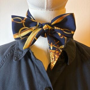 Classic Navy Blue & Gold Regal Chain Twilly Scarf